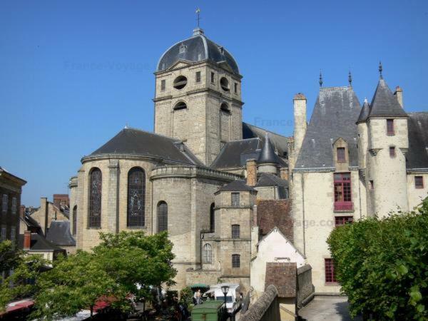 Vila Santa Maria Saint-Ouen-de-Mimbré Exteriér fotografie
